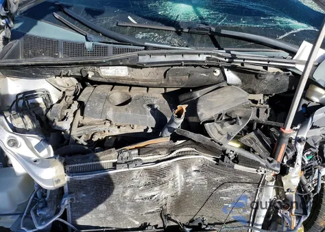 2011 Toyota Sienna Base z USA, uszkodzony, nr VIN 5TDKA3DC9BS009212